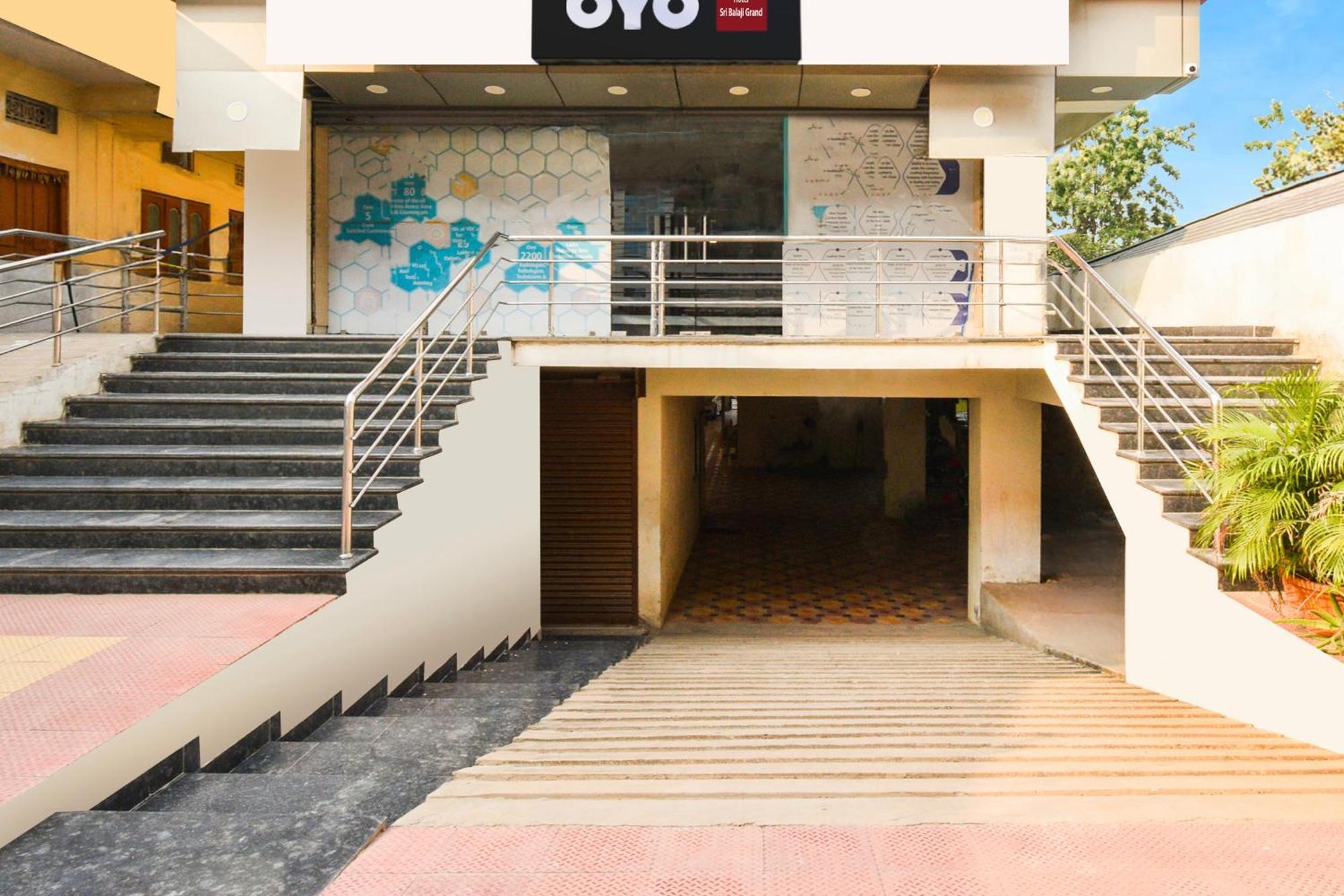 Hotel O Sri Balaji Grand Hyderabad Exterior foto